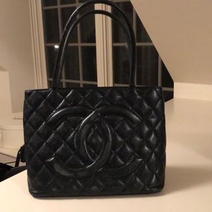 Chanel shoulder bag, lightly used